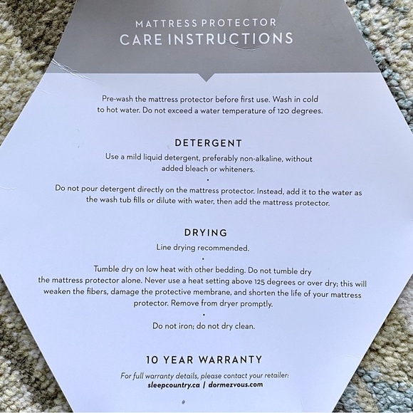 Malouf Comfort Mattress Protector from Sleep Country Canada NWT - Picture 6 of 7